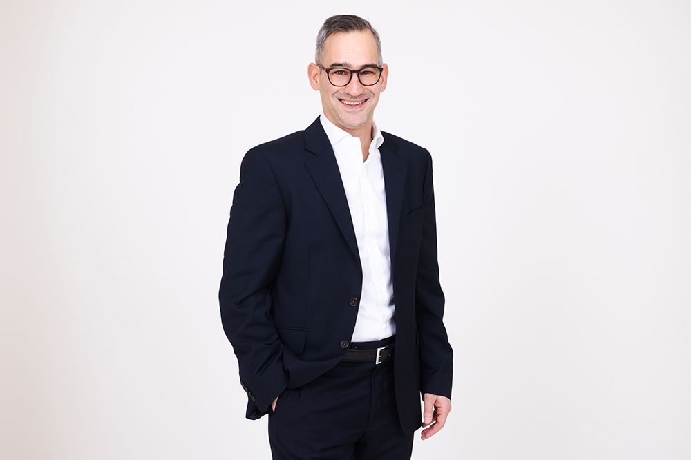 Adrian Martinez, Vizedirektor