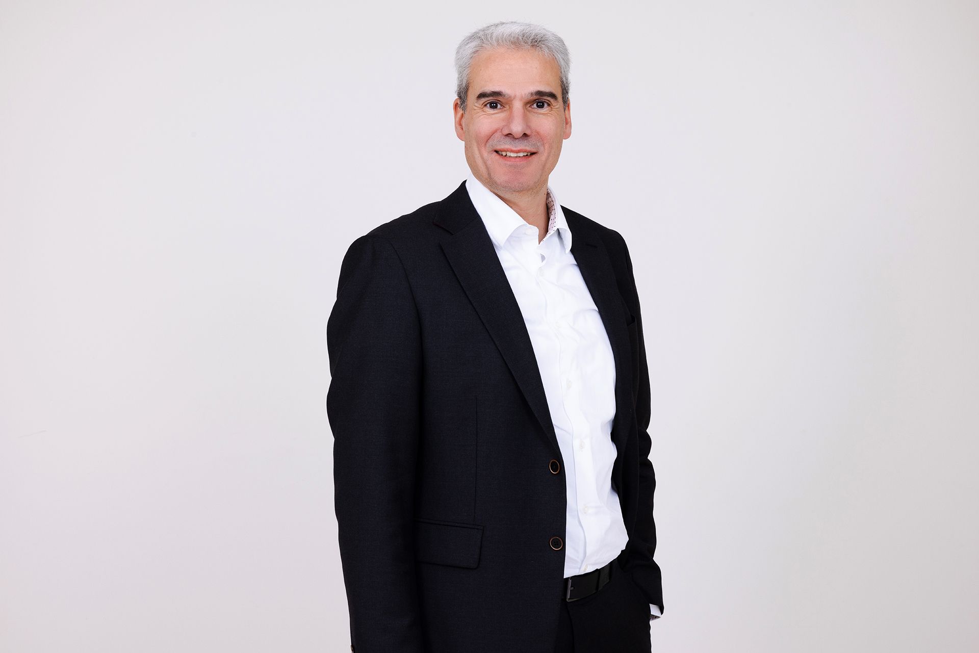 Ruben Uña, Vizedirektor