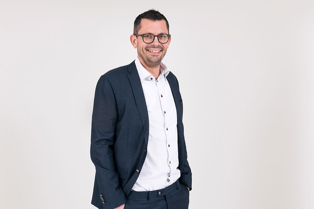 Martin Walker, Vizedirektor